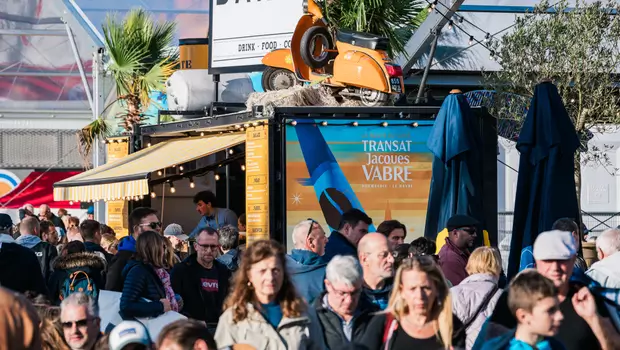 Les stands restauration du village